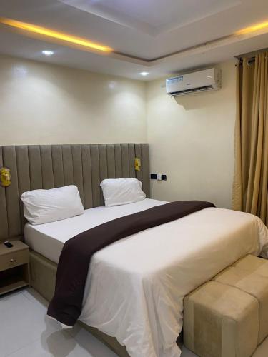 ห้องอาหาร, CHASE hotels in อีบาดัน