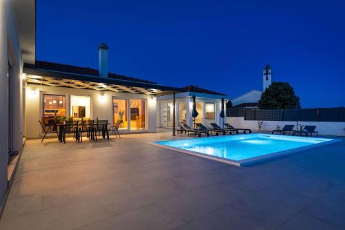 Villa Selmeni
