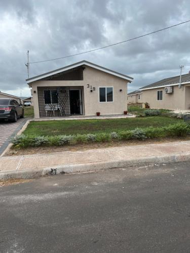 Vista exterior, Comfort Rest - Whim in Old Harbour