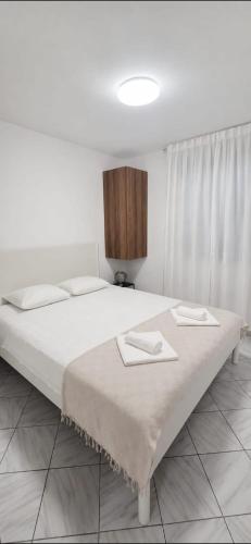 Renovated Apartments L&M - image 2