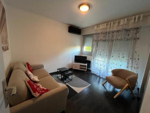 Chez NEZIRI Petit STUDIO COSY proche centre ville