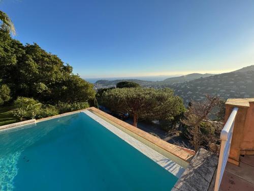 Beautiful villa with 180-degree sea views!