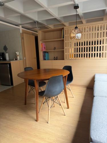 Praga Suites 4 Cozy 1BR Great Location Fast WiFi - image 3
