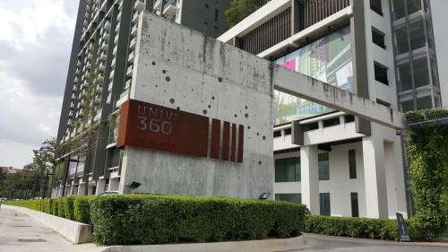 Skyview Univ360 Place Facing Mines Lake Skyview Univ360 Place Facing Mines Lake