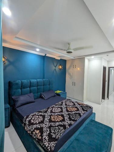 Shazi Heights - image 13