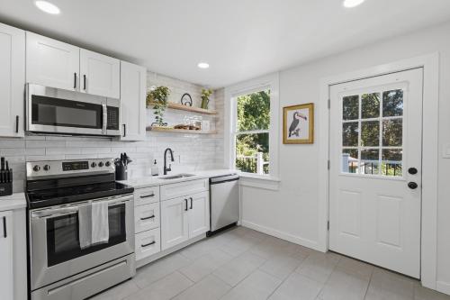 köök, Near EMU & Ann Arbor - King Bed, AC & WiFi in Ypsilanti (MI)