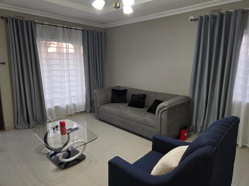 Zuba Self-Catering Apartments - image 4
