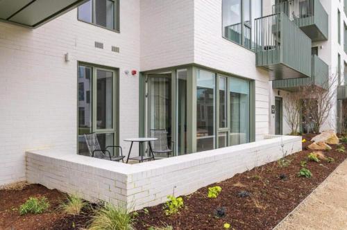 Apex Executive Apartments - The Hunt - image 6