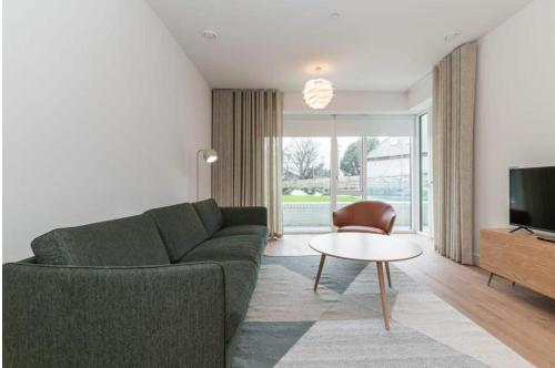 Apex Executive Apartments - The Hunt - image 5