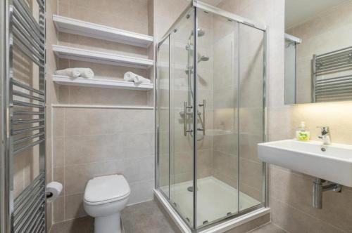 Apex Executive Apartments - The Hunt - image 2