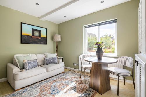 Convenient 1Bed Flat 10min from Fulham B Station - image 13
