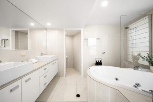 Providence Oceanview Escape with Shared Pool & Spa - image 5