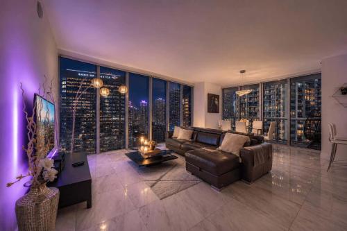 Luxury Ocean View 2BR Corner Unit at W residence, Miami
