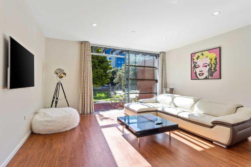 Sleek Modern Pad next to Spark Arena Zodiak Stays, Auckland