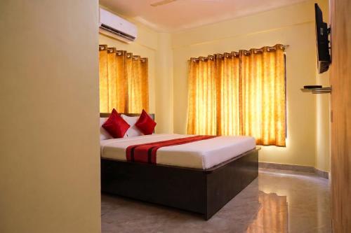 Astoria House - image 3