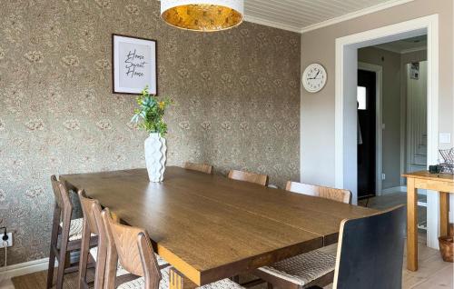 virtuve, Gorgeous Home In Djurås With Wifi (Gorgeous Home In Djuras With Wifi) in Djuras