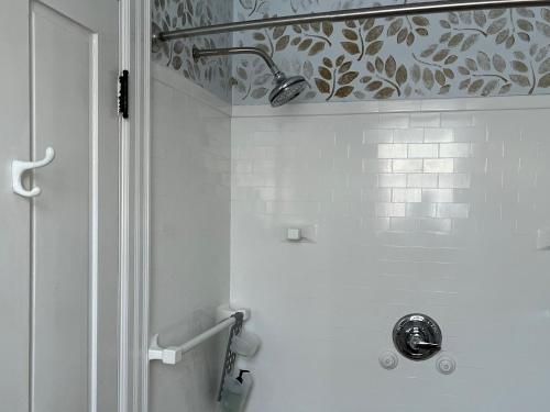 Munroe Inn Boutique Hotel - image 29