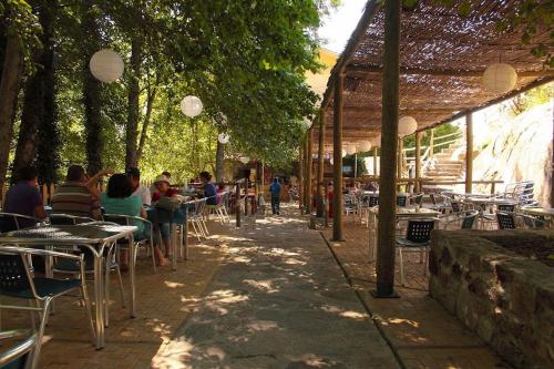 Restaurant, Albergue Aurora Boreal in Casas Del Monte