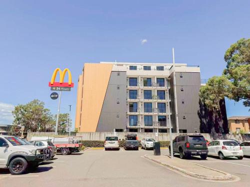 Auburn Studio, Entire Studio with Ensuite toilet and kitchen near KFC (Concord Rd)