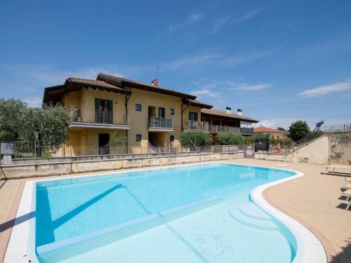 Snug Holiday Home in Lazise with Heating, near Lake Garda gîte à louer Lazise