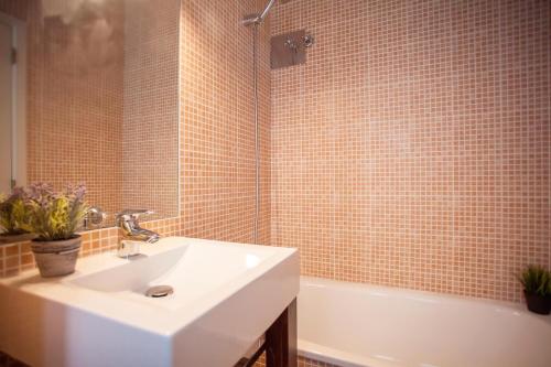 Central 3BDR Apartment in Lisbon by LovelyStay, Lisabon (fotografie 11)