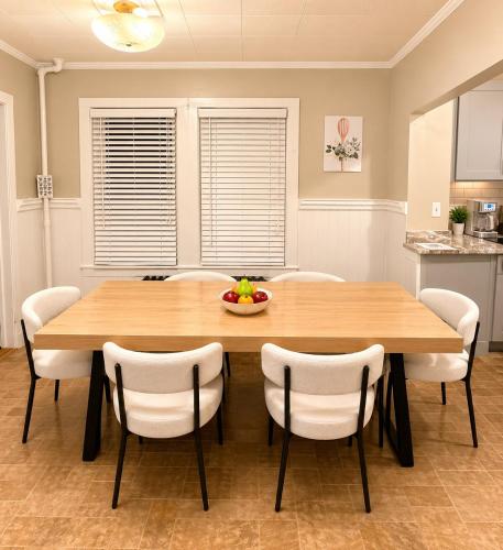 Cozy 2BR Near Tufts Sleep 5 in Medford