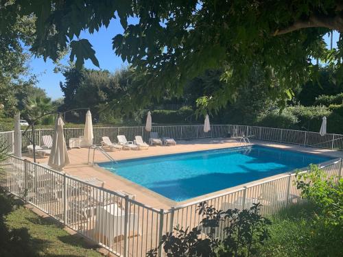 Appartement Rez de jardin 3ch jardin - Piscine - Idéal famille