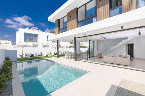 New 4 bedroom villa with pool 100 Meters from the beach - image 5