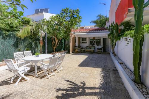 Casa con Terraza cerca de la Playa gîte à louer Playamar