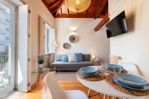 BmyGuest - Almada Loft Apartment - image 4