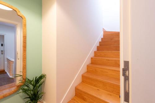 BmyGuest - Almada Loft Apartment - image 5