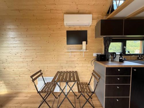 Seadmed, Ezy House by Tiny Away in Anet