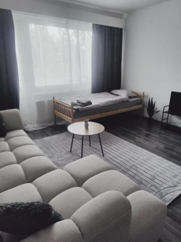 Bett, Cozy 1BR Apt in Sotkamo - Peaceful Forest Views in Sotkamo