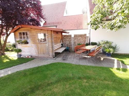 Haus mit großem Garten und Terrasse zur Mitbenutzung in Hochstadt an der Donau