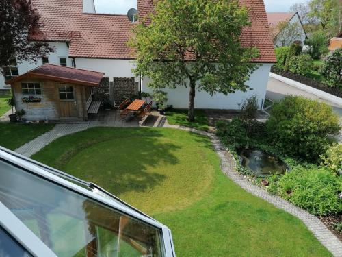 Haus mit großem Garten und Terrasse zur Mitbenutzung in Hochstadt an der Donau