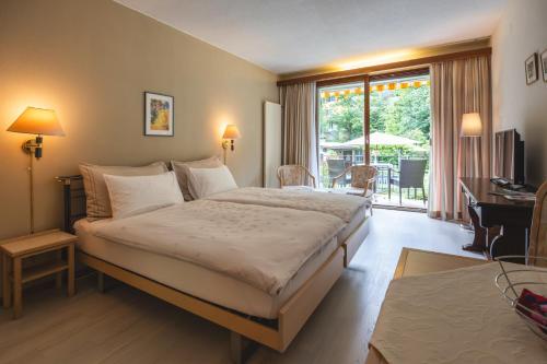 2 twin beds