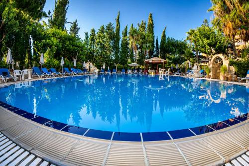 Apollonia Hotel Apartments in Paphos