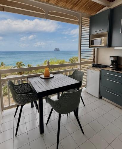 Studio vue mer, accès piscine (Studio vue mer, acces piscine) in เลอ ยามัน