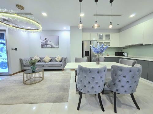 Kitchen, Landmark 81 Area - K's Luxury Residence in Bình Thạnh