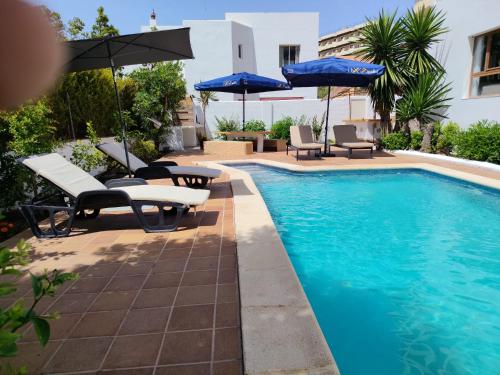 Villa los ROBLES