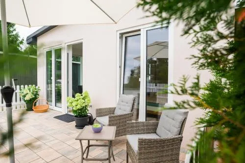 Modernes Ferienhäuschen am Zeulenrodaer Meer mit Terrasse, Klimaanlage, 1 SZ, max 3 Gäste in Zeulenroda, Deutschland