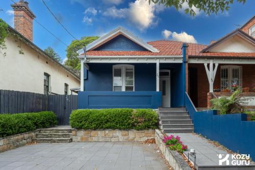 KozyGuru | Rose Bay | 3BR Steps to Beach + Parking in Rose Bay