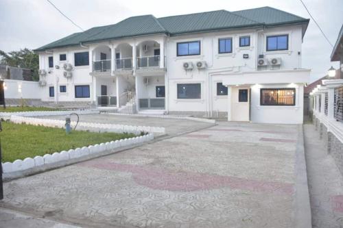 A 2-bedroom Apartment in 4 Unit block in บัวอา