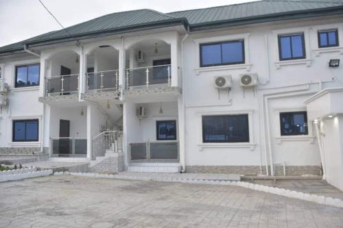 A 2-bedroom Apartment in 4 Unit block in บัวอา