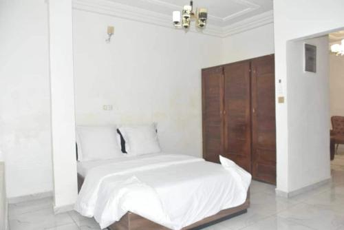 A 2-bedroom Apartment in 4 Unit block in บัวอา