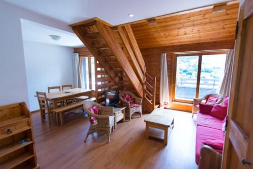 Apartment for 8 people with terrace & view