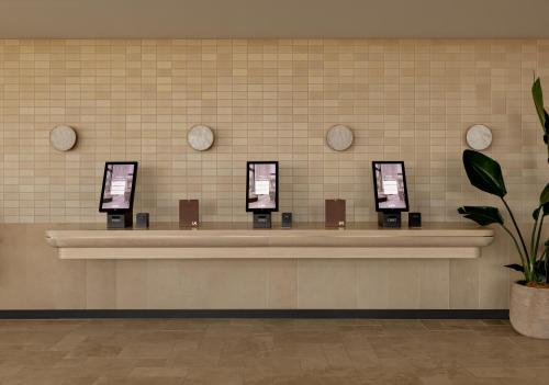 Lobby, Little National Hotel Adelaide  in Adelaide sentrum