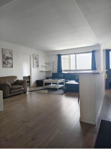 4 bedrooms, La Défense, 5 min walk to metro - Location saisonnière - Courbevoie