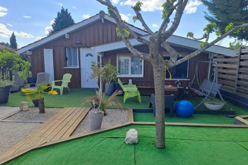Chalet avec terrasse piscine et parking à Audenge - Location, gîte - Audenge