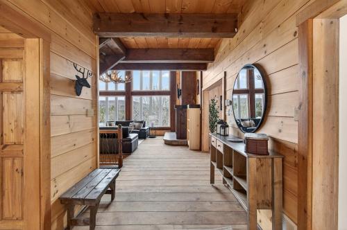 Chalet Patnord - Bord de l'eau, Spa, Foyer in Val-des-Lacs (QC)